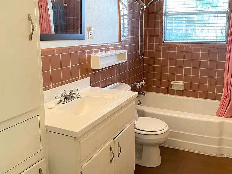 4700 Glenhaven Cir — Photo 7