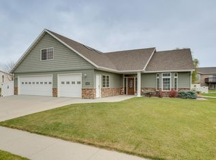 3608 Pierce St S, Fargo, ND 58104