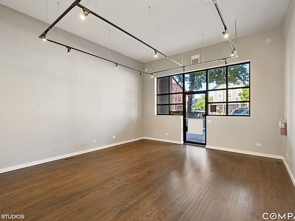 3rd image of 1453 N Ashland Ave #C