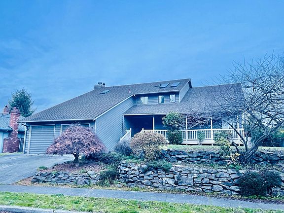 2nd image of 3717 Braeburn Dr NE