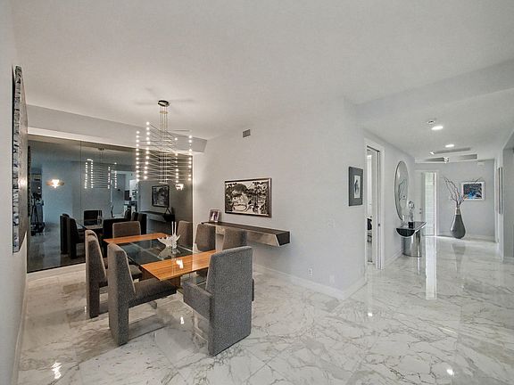 3rd image of 118 Palm Bay Dr. #A
