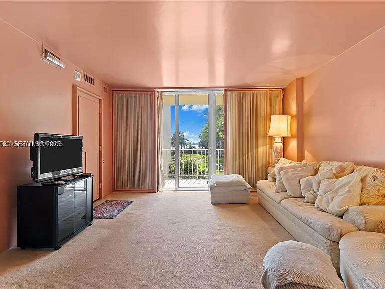 11111 Biscayne Blvd #227 — Photo 33