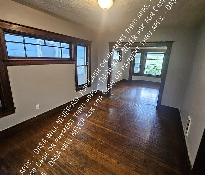 420 Rosewood Ter — Photo 2