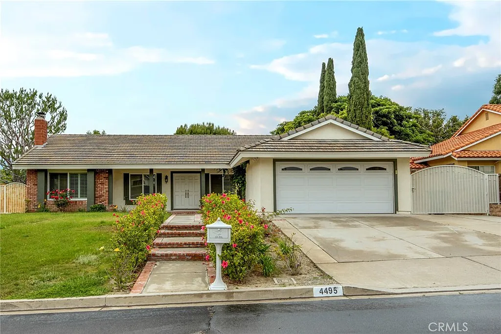3 bed, 1746 sqft, $4,650 — Photo 1