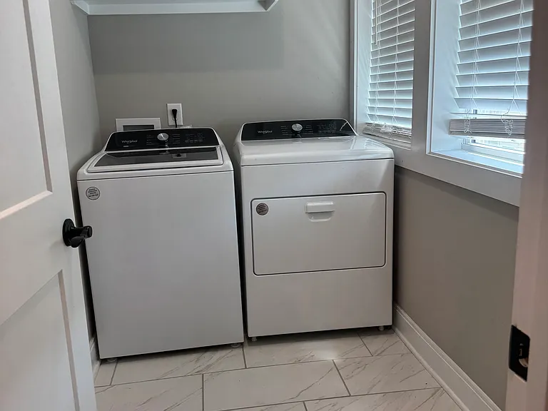 1121 Lawrence Ave #7 — Photo 13