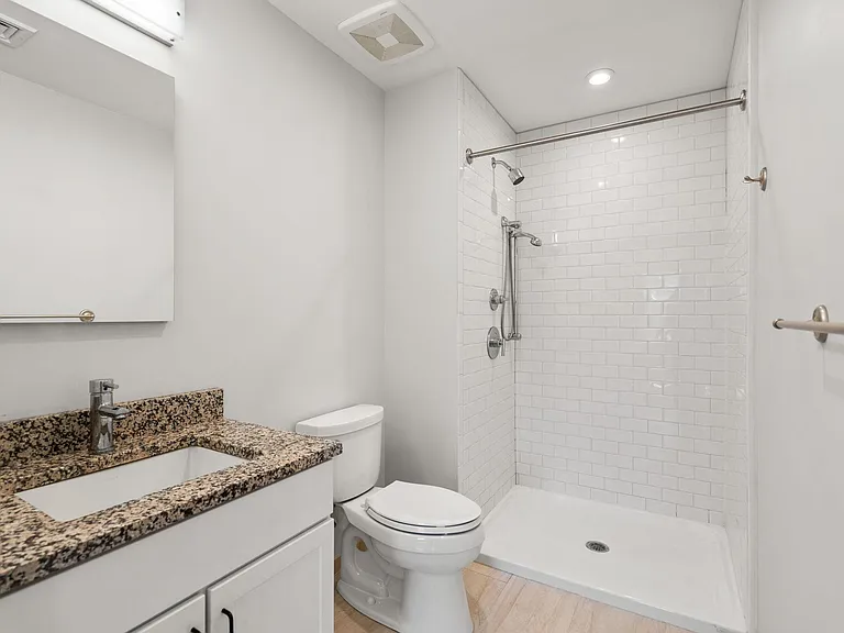 2489 Washington St #2A — Photo 19
