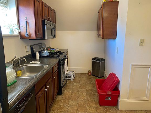3rd image of 14 N Lime St APT 5