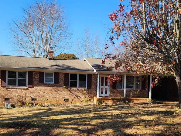 111 Courtland Dr, Greenville, SC 29617