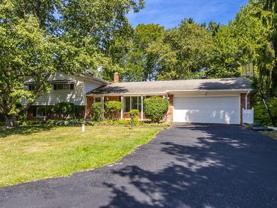 8410 Elizabeth Lake Rd, White Lake, MI, 48386