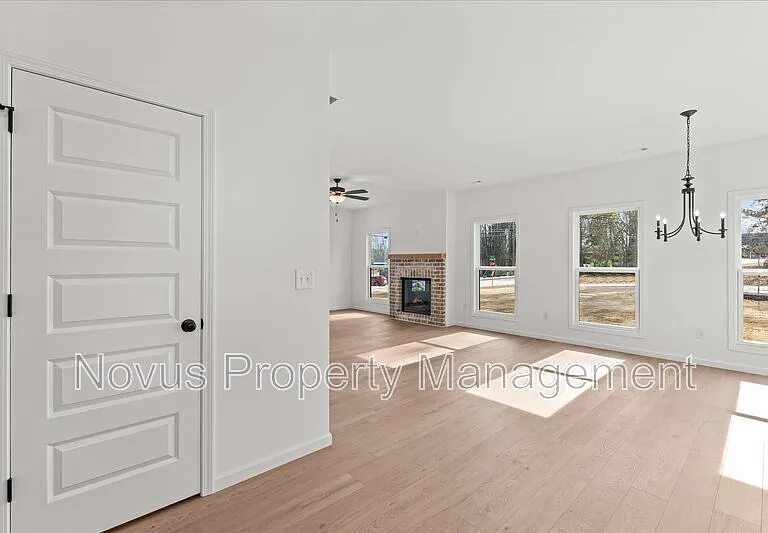97 Carroll Cir — Photo 12