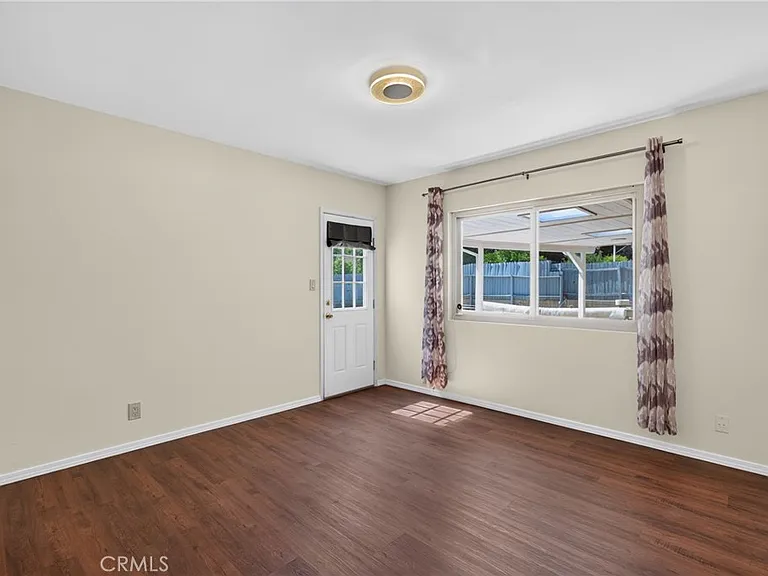 10401 Wystone Ave — Photo 45