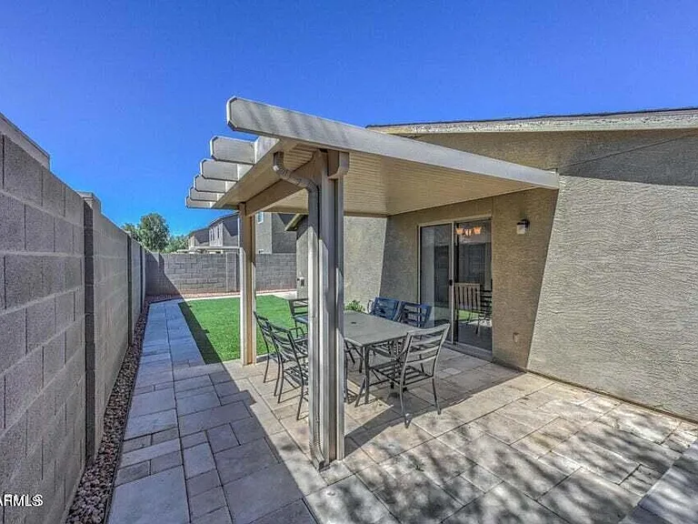 2477 E Meadow Land Dr — Photo 15