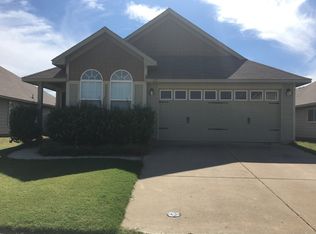 212 Crescent Ridge Dr, Fort Worth, TX 76140