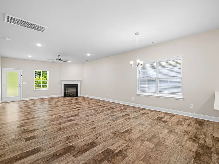 713 Greenwich Pl — Photo 20