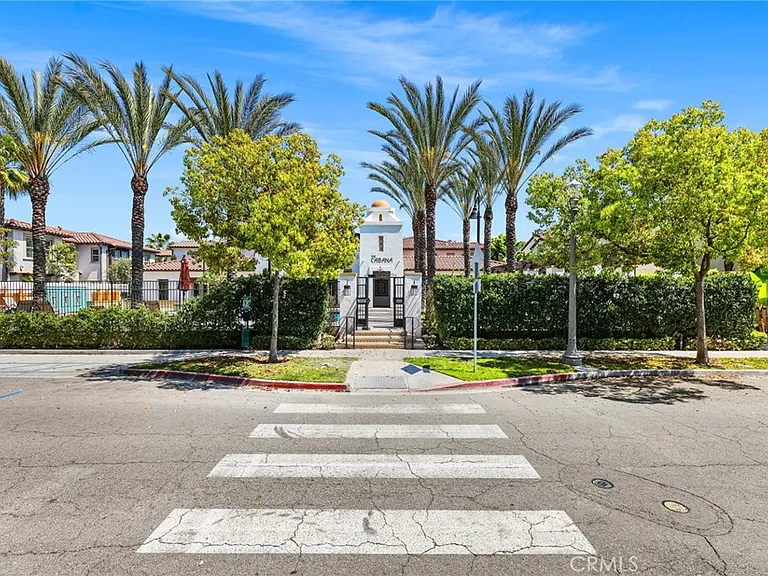 691 E Valencia St — Photo 38