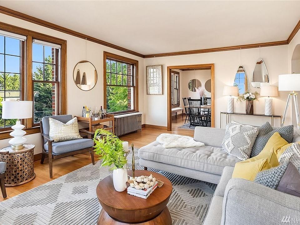 Large living room - big enough for large sectionals or two couches and chairs.