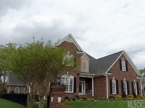 1702 30th Avenue Pl NE, Hickory, NC 28601