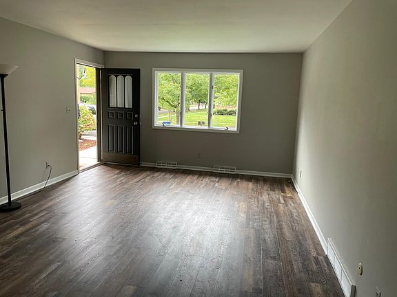 4th image of 2510 Woodcliff Ave SE