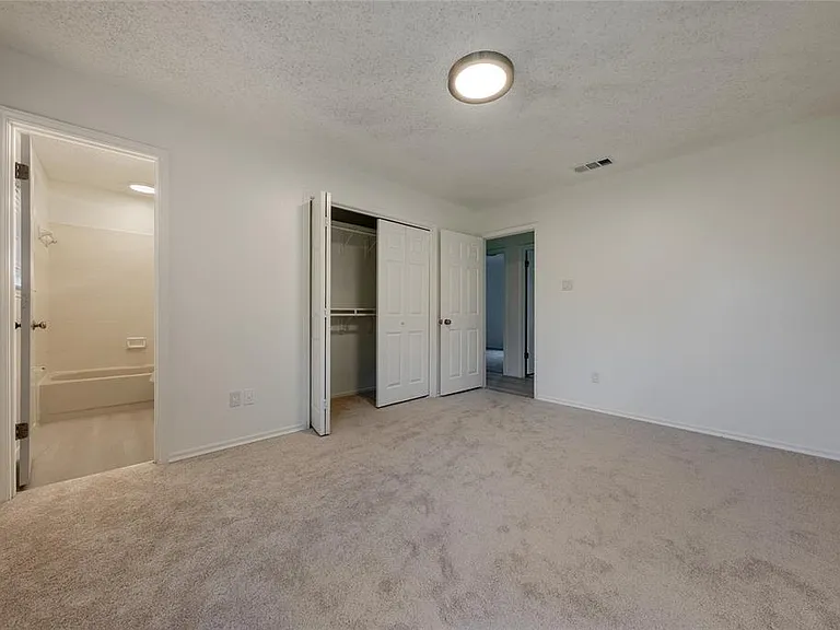 1702 Ireland Dr — Photo 15
