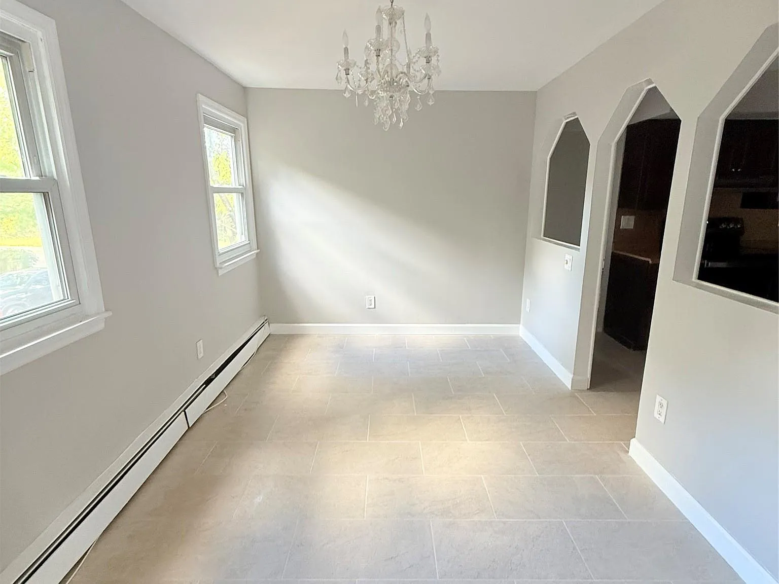 3 bed, 2.0 bath, 1300 sqft, $3,500 — Photo 4