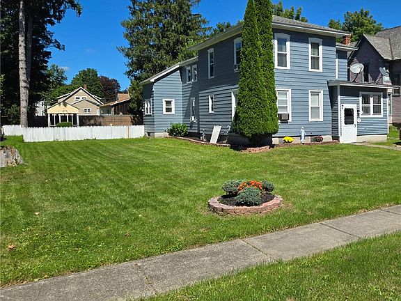 2nd image of 18 Grant St