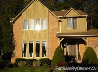 82 Daven Dr, Getzville, NY 14068