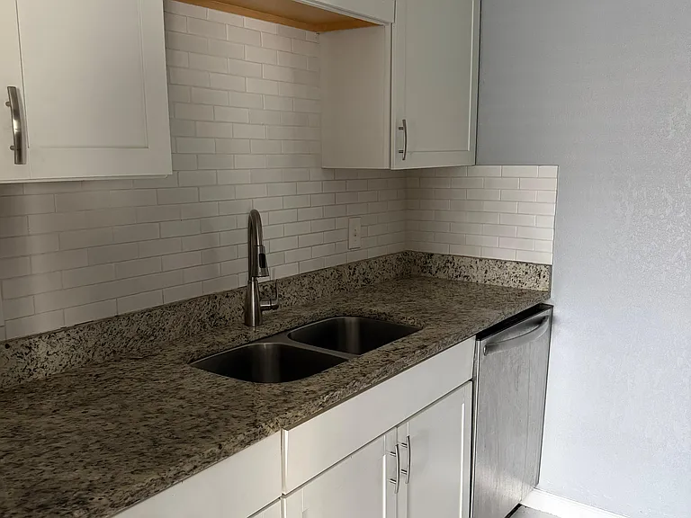 600 N Grove St #10 — Photo 11