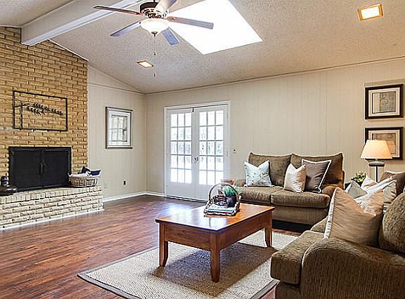 2nd image of 2716 Meadowbrook Ct