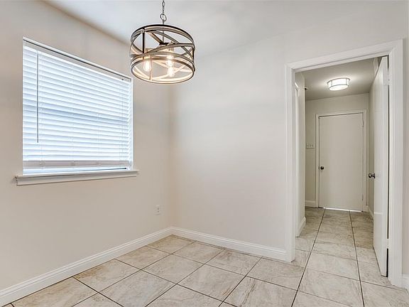 2nd image of 5814 Sunnywood Dr