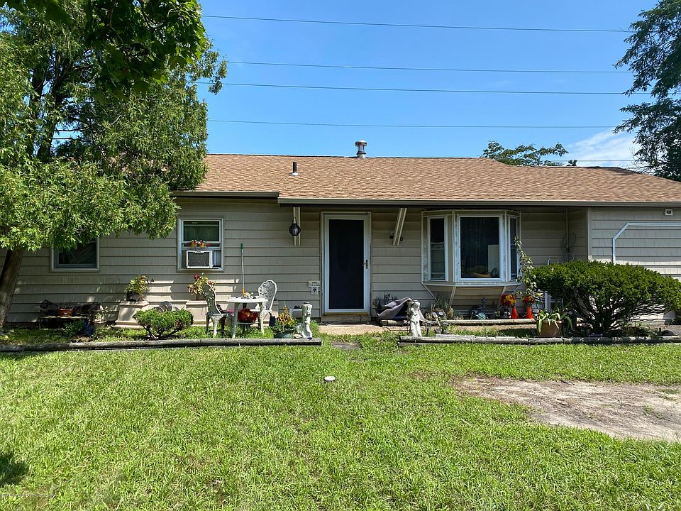 2nd image of 1550 Redondo Ln