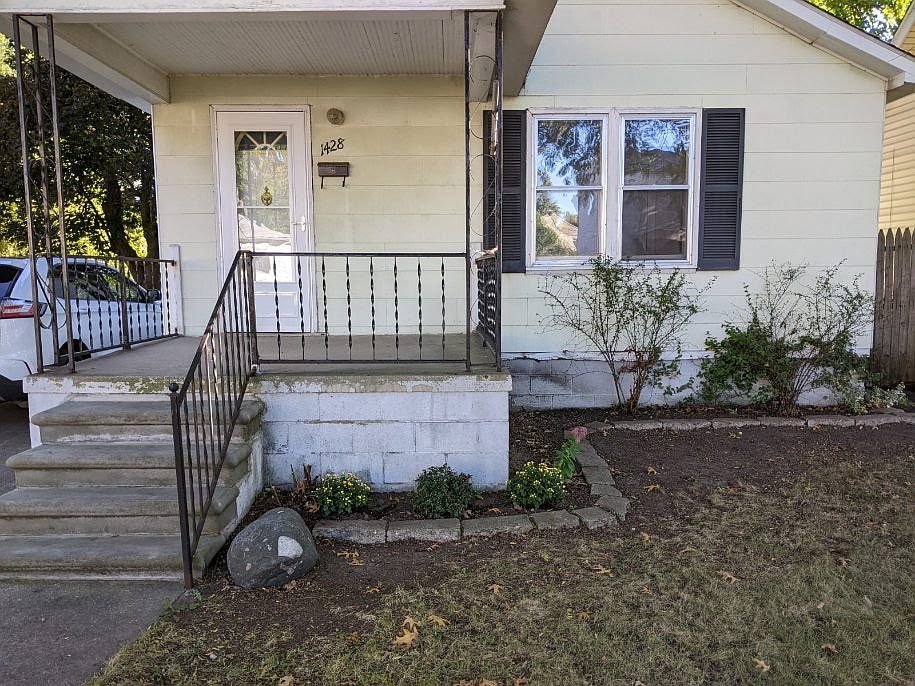 1st image of 1428 E Jarvis Ave