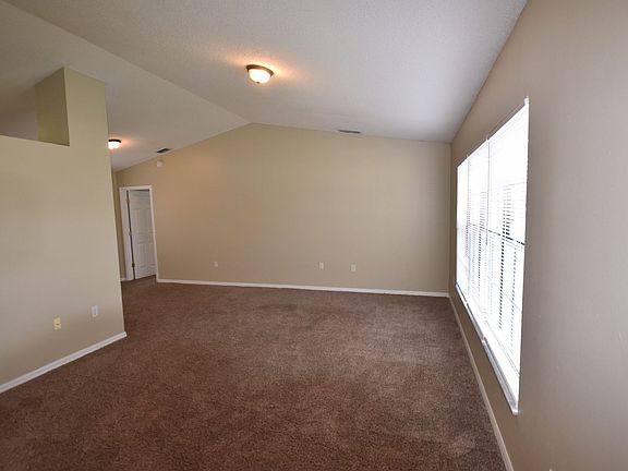 3rd image of 931 Caspian Ct