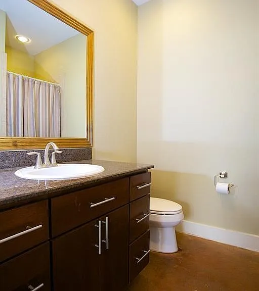 2322 Beall St — Photo 12