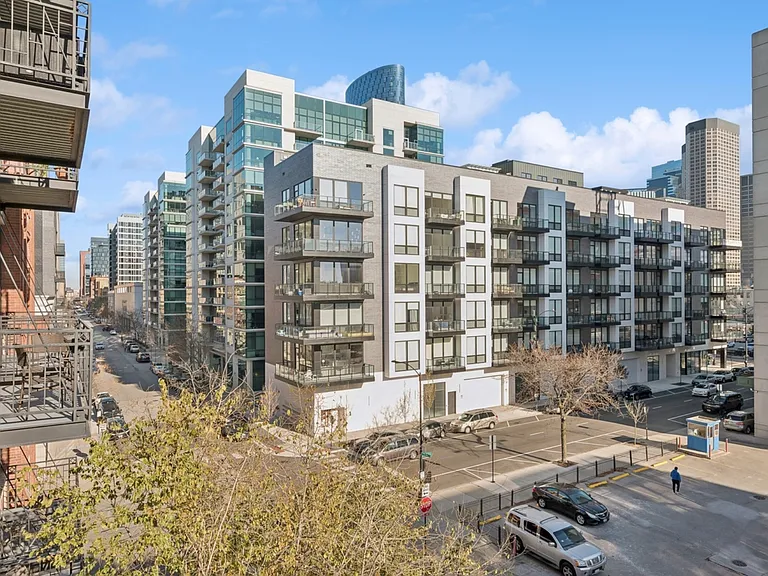 843 W Adams St #407 — Photo 5