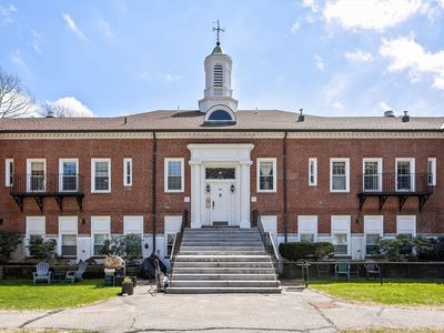 35 Eldridge Rd APT 202, Jamaica Plain, MA, 02130