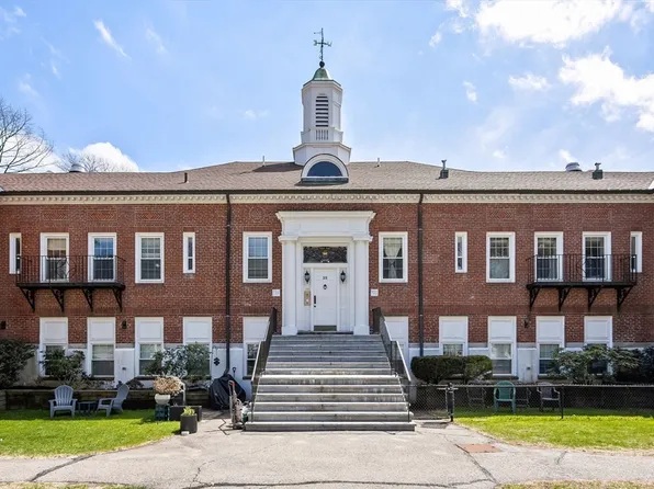 35 Eldridge Rd APT 202, Jamaica Plain, MA 02130