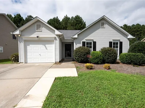 1639 Crestlawn Trl, Pfafftown, NC 27040