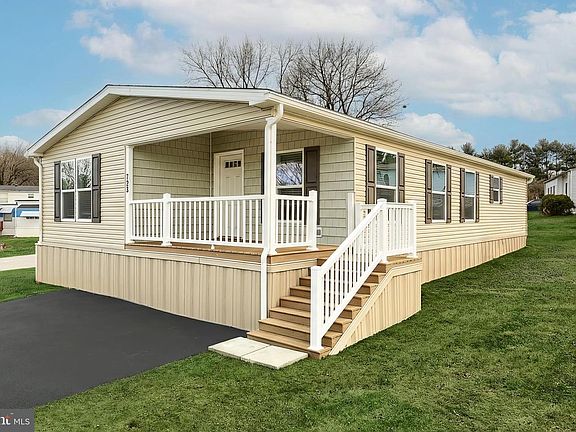 5th image of 723 Lake Dr