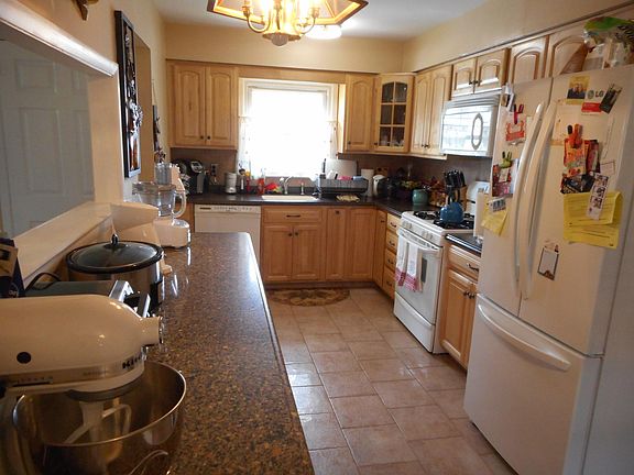 5th image of 282 Wilder Ave #2