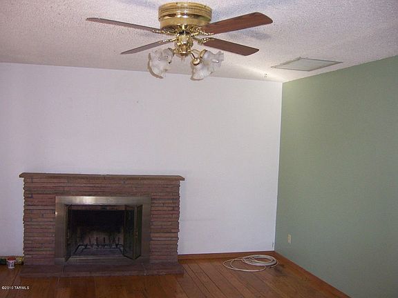 2nd image of 932 N Rosemont Blvd