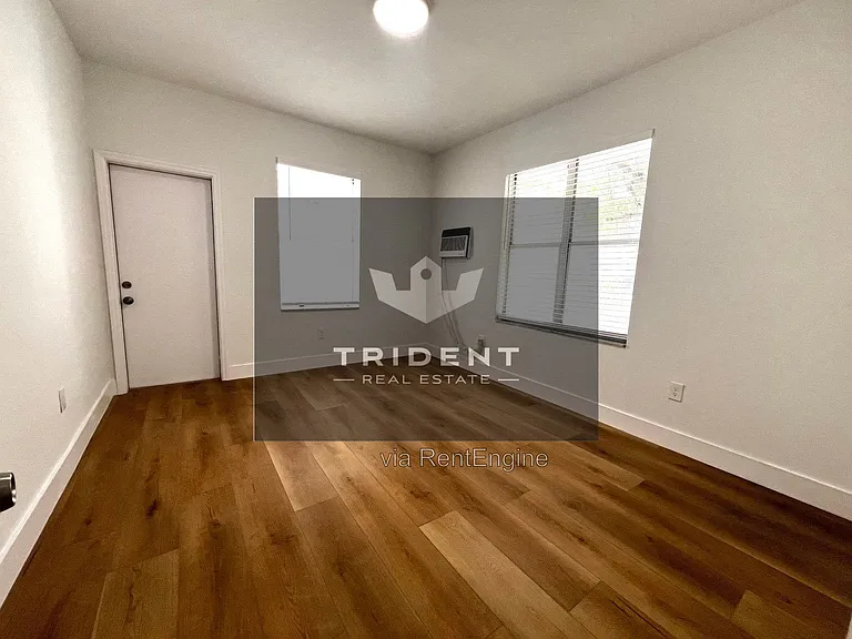 1030 Jefferson Ave #5 — Photo 10