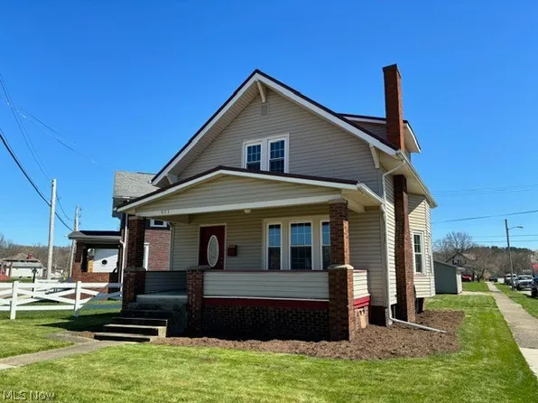 803 N Uhrich St, Uhrichsville, OH 44683