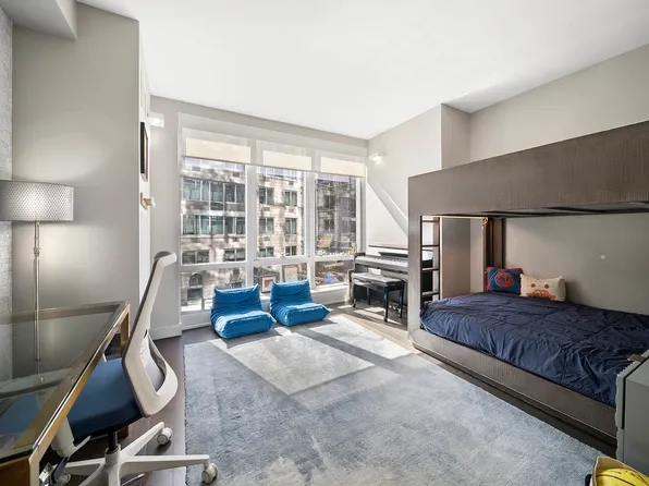 50 Riverside Boulevard image 6 of 19