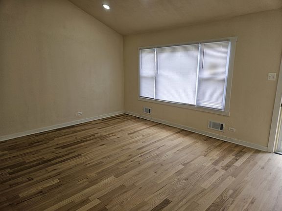 3rd image of 15229 Honore Ave