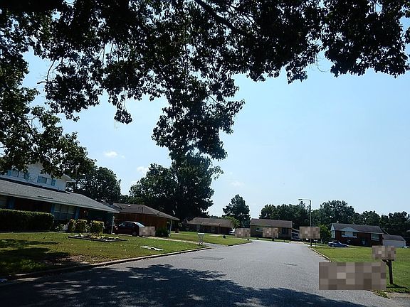 5th image of 4559 Bell Ave
