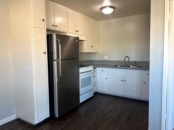 2nd image of 2200 Carnegie Ln #F