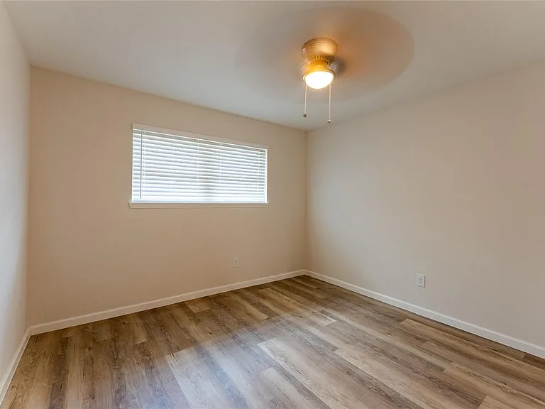 15823 Kueben Ln — Photo 15