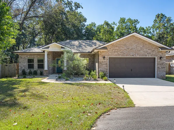 36 Lee Ln, Mary Esther, FL 32569