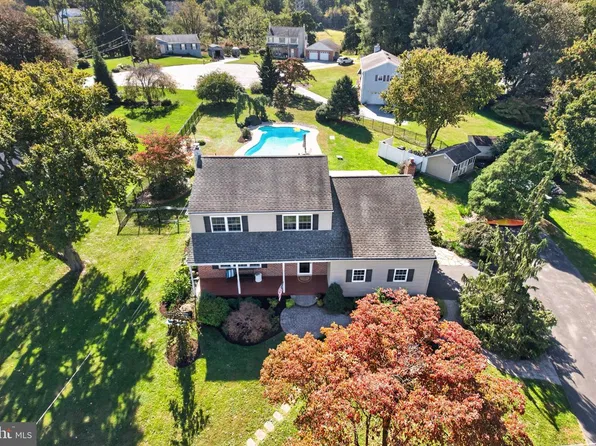 494 Rolling Dr, West Chester, PA 19380