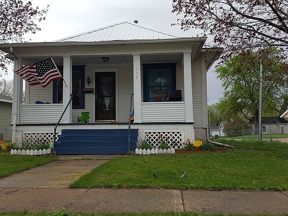 2nd image of 117 Roosevelt St